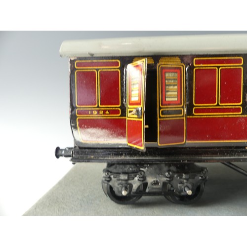 282 - Bing '0' gauge 62/260/0 short LMS Full Brake Coach, with opening doors, red and black lined in yello... 