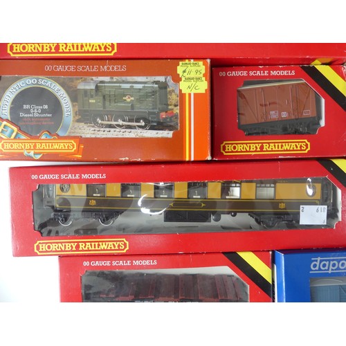 256 - Four boxed Hornby Railways '00' gauge locomotives, comprising R.066 L.M.S. Coronation Class 4-6-2 'D... 