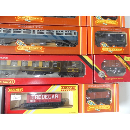 256 - Four boxed Hornby Railways '00' gauge locomotives, comprising R.066 L.M.S. Coronation Class 4-6-2 'D... 