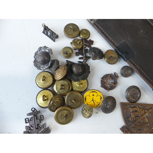 405 - A quantity of Militaria, including a French Commando's Marine Hat Badge, marked on the reverse A.B. ... 