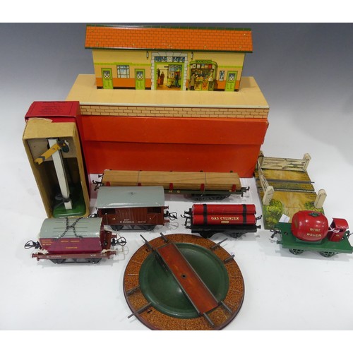 283 - Hornby '0' gauge No.41 Tank Passenger Set, clockwork, boxed, comprising 0-4-0 tank locomotive No. 3 ... 