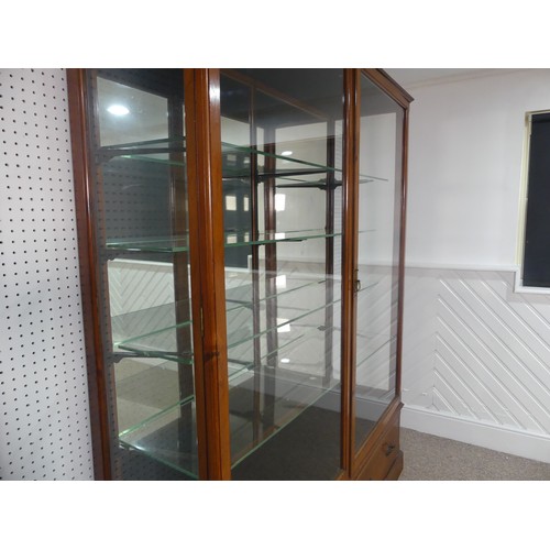 670 - An Edwardian oak framed and glazed commercial Shop Display Unit, with mirrored back and double doors... 