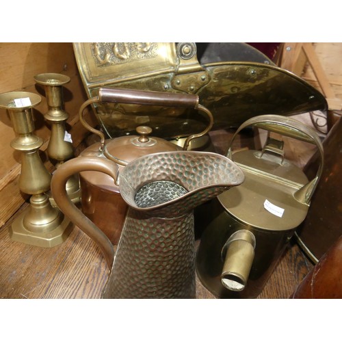 648 - A collection of antique Copper and Brass wares, including warming pan, kettles, jugs etc (a lot)... 