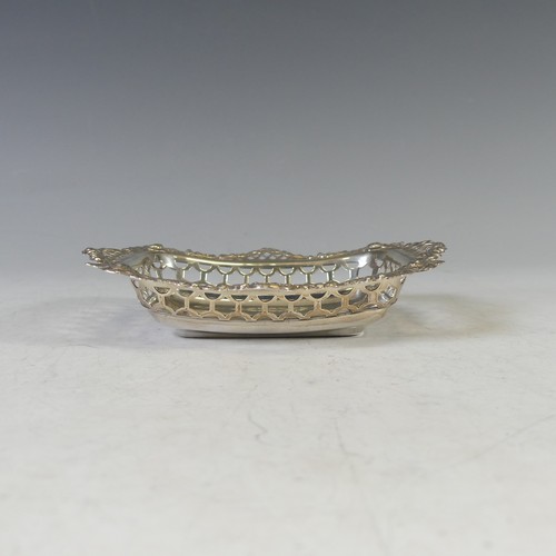 27 - A late Victorian silver Bon Bon Dish, by William Comyns & Sons, hallmarked London 1895, of recta... 