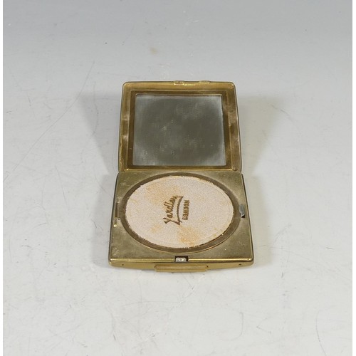 33 - A George VI silver Powder Compact, by W I Broadway & Co., hallmarked Birmingham, 1947, with engi... 