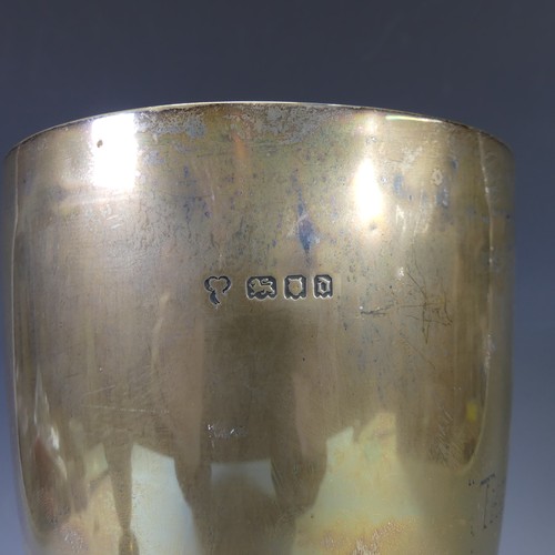 34 - A George V silver Trophy Cup, hallmarked London, 1919, of goblet form, with presentation inscription... 