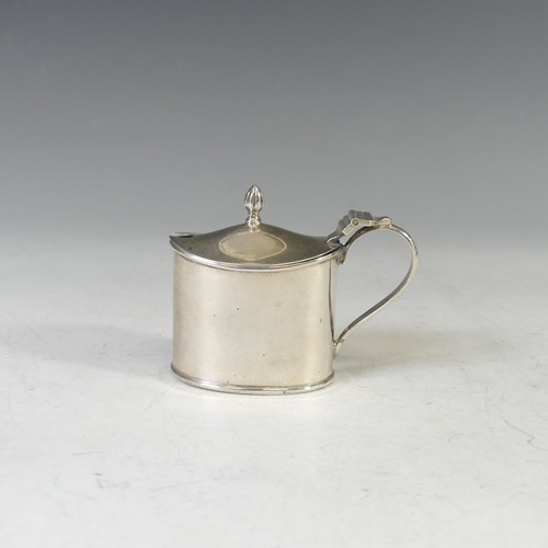 41 - A late Victorian silver Mustard Pot, by William Hutton & Sons Ltd., hallmarked Sheffield, 1899, ... 