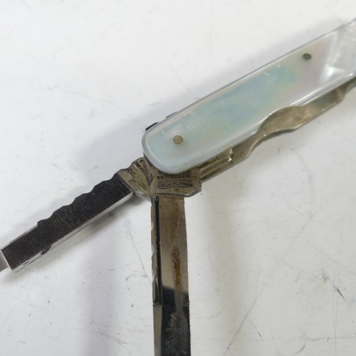 58 - An early 20thC Mappin & webb 'Trustworthy' folding Pocket Knife, mother of pearl mounted stainle... 