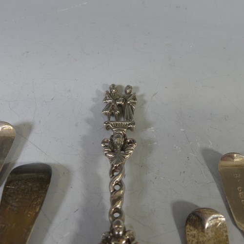 91 - A Victorian silver Spoon, by Daniel & John Wellby, in the Dtch style, 19cm long, together with a... 