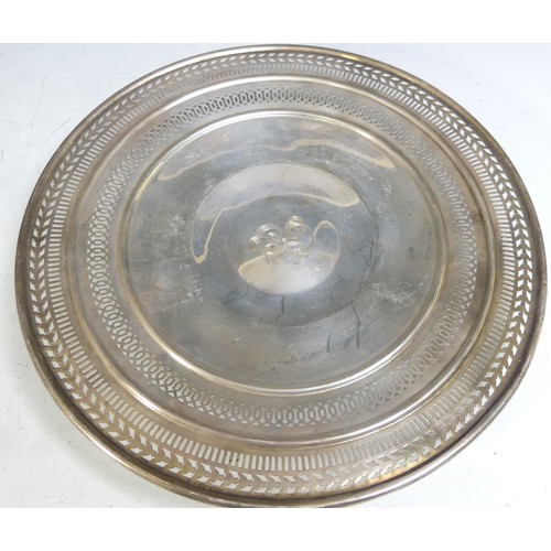 9 - An early 20thC American sterling silver Tazza, by The Sterling Silver MFG Co., Providence RI, of cir... 