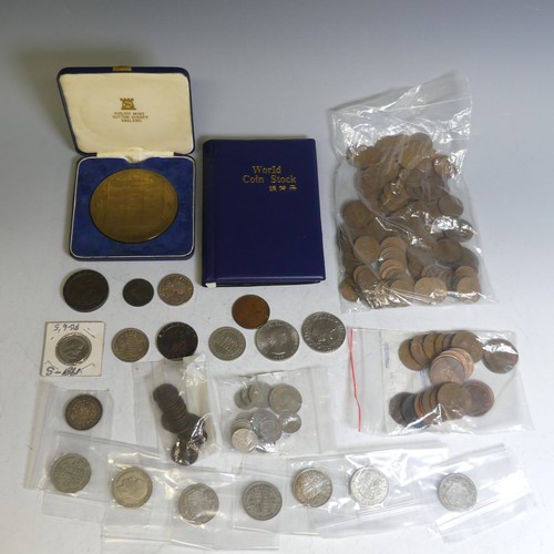 77 - A small quantity of Pre-1947 silver Coins, including 8 George V half crowns, loose, 3.8ozt, a coin s... 