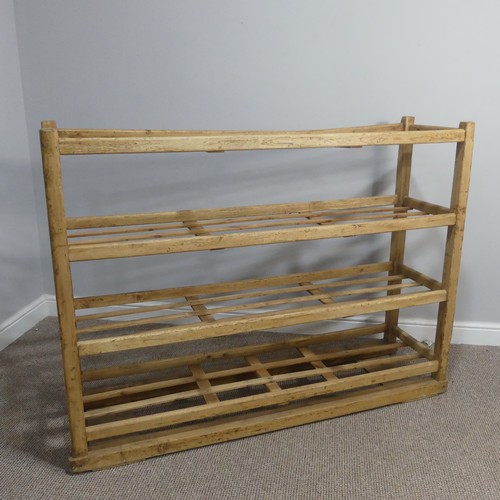 369 - An early 20thC pine Bread Rack, top beam is split and will need refurbishing, W 140cm x H 105cm x D ... 