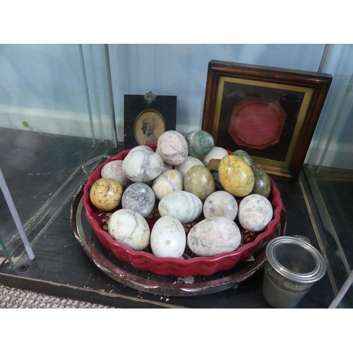 346 - A collection of Stone Eggs, approx. 24, mostly unpolished, together with a graduated set of four 'Ju... 