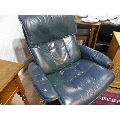 462 - A pair of Erkones Stressless leather Armchair, with matching footstools, the chair 72cm wide, worn (... 