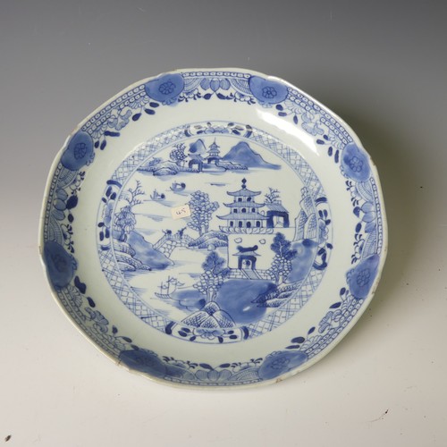 143 - A pair of antique Chinese blue and white porcelain Plates, of octagonal form, decorated with greek k... 