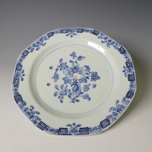 143 - A pair of antique Chinese blue and white porcelain Plates, of octagonal form, decorated with greek k... 