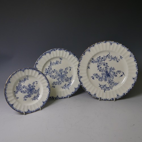 125 - A Royal Worcester porcelain 'Mansfield' pattern part Tea and Dinner service Service, (75)... 