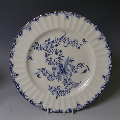 125 - A Royal Worcester porcelain 'Mansfield' pattern part Tea and Dinner service Service, (75)... 