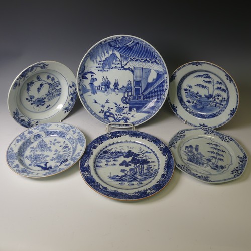 158 - An antique Chinese blue and white porcelain Plate, of octagonal form, with underglaze willow pattern... 