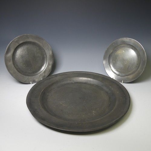 457 - A set of six mid 18thC pewter Plates, with touchmarks for Stynt Duncombe, 23.3cm diameter, as found,... 