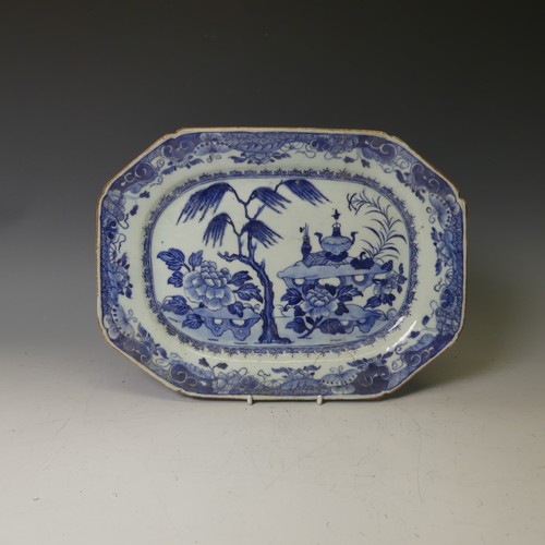 134 - An antique Chinese porcelain blue and white Bowl, with scalloped edge, depicting mountainous scenes,... 