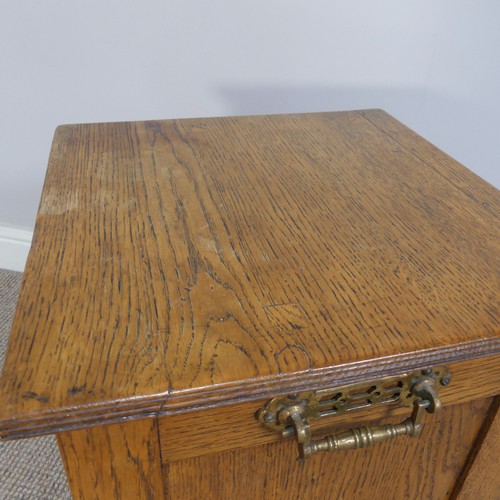 250 - An Edwardian oak Purdonium/Coal Scuttle, with metal liner, W 34cm x H 54cm x D 34cm.... 