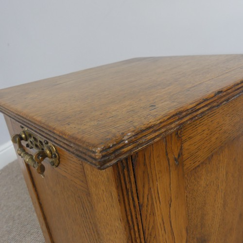 250 - An Edwardian oak Purdonium/Coal Scuttle, with metal liner, W 34cm x H 54cm x D 34cm.... 