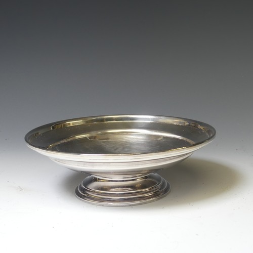 281 - A George VI silver pedestal Bowl, by Davies & Powers, hallmarked Birmingham 1945, of plain circu... 