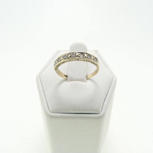 17 - A 9ct yellow gold and diamond cluster Ring, total diamond weight approx. 0.2ct, Size M,together with... 