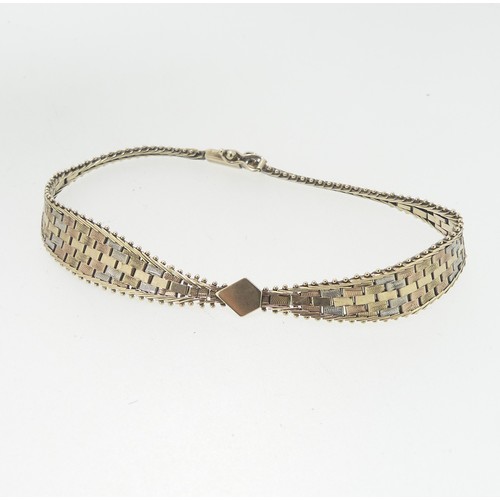 90 - A 9ct tri-colour gold mesh bricklink Bracelet, with box link clasp, 18cm long, approx weight 8.1g.... 