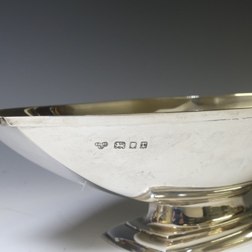 316 - A George V Art Deco silver Dish, by Goldsmiths & Silversmiths Co Ltd., hallmarked London, 1932, ... 