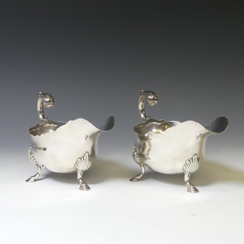 318 - A pair of early Victorian silver Sauce Boats, by Edward, Edward junior, John & William Barnard, ... 