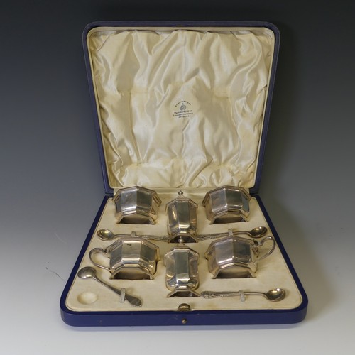 319 - A cased George V silver six piece Cruet Set, by William Neale & Son Ltd., hallmarked Birmingham,... 