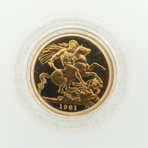 236 - An Elizabeth II gold proof Sovereign, dated 1981, in presentation case.