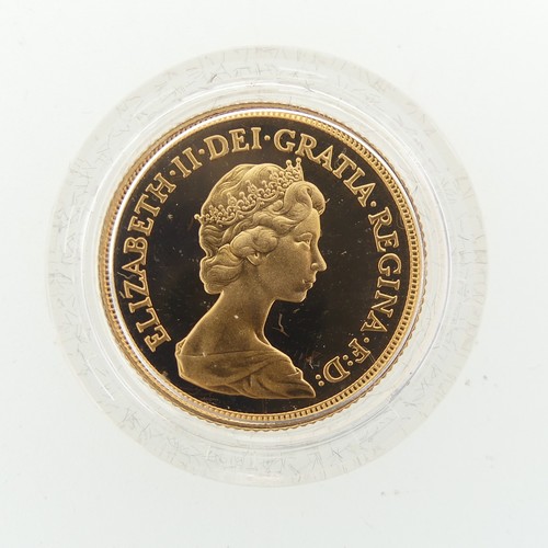 236 - An Elizabeth II gold proof Sovereign, dated 1981, in presentation case.