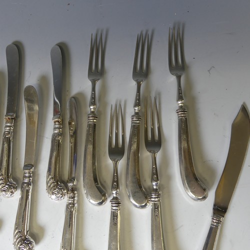 352 - A set of five Edwardian silver Fish Knives and Forks, by Goldsmiths & Silversmiths Co Ltd., hall... 