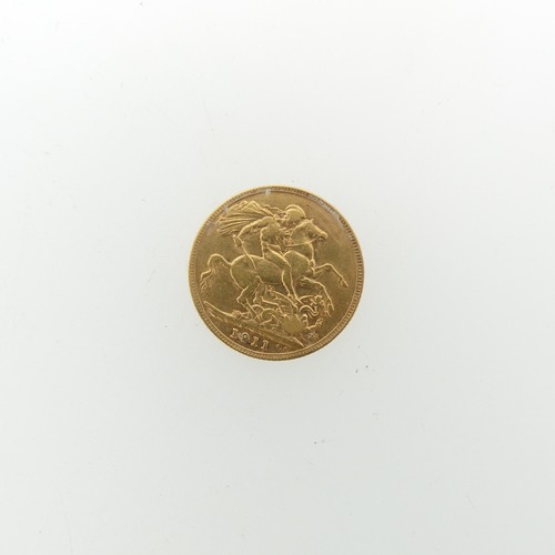 252 - A George V gold Sovereign, dated 1911.