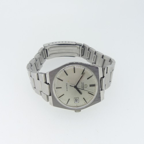 196 - An Omega stainless steel Automatic calendar centre seconds gentleman's Wristwatch, signed Omega, Gen... 