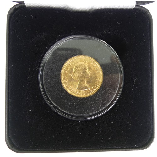 219 - An Elizabeth II gold Sovereign, dated 1962, in Jubilee Mint presentation case with certificate.... 