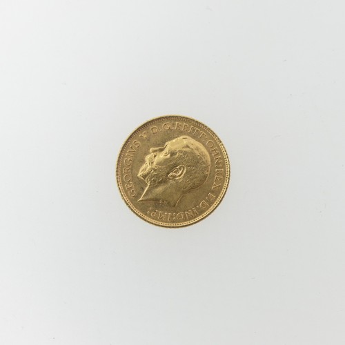 261 - A George V gold Half Sovereign, dated 1915, Sydney mint mark.