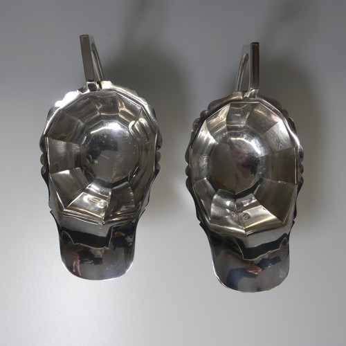 364 - A pair of George V silver Sauce Boats, by William Neale & Son Ltd., hallmarked Birmingham 1932, ... 