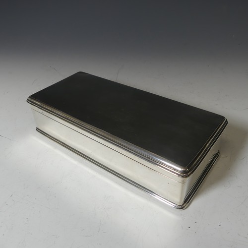 292 - An Edwardian silver Cigarette Box, by Goldsmiths & Silversmiths Co Ltd., hallmarked London, 1903... 