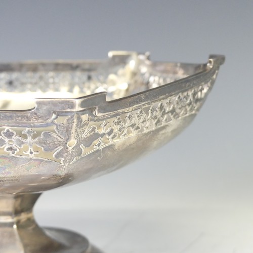 334 - A George V silver Tazza, by Walker & Hall, hallmarked Sheffield, 1913, of hexagonal form with fo... 