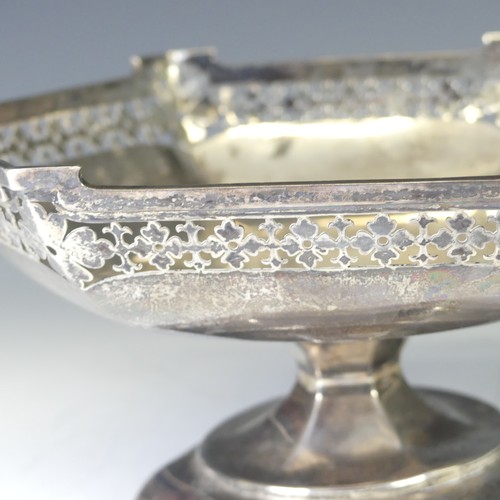 334 - A George V silver Tazza, by Walker & Hall, hallmarked Sheffield, 1913, of hexagonal form with fo... 