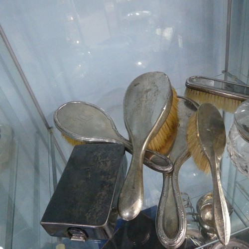 344 - A cased set of six Elizabeth II silver Teaspoons, Birmingham 1957, together with a small quantity of... 