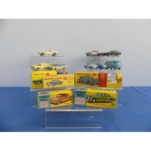 450 - A boxed Dinky 186 'Mercedes Benz 220 SE' (very good condition) with a boxed Dinky 142 'Jaguar Mark X... 