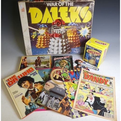 471 - A collection of Dr Who Memorabilia, including ; War of the Daleks game, Marx Limited Edition Dalek, ... 