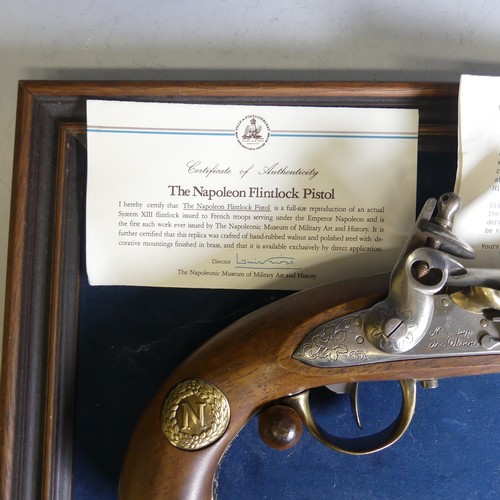 446 - A good replica Napoleon Flintlock pistol 'Le Pistolet A Silex Napoleonien' by 'Franklin mint limited... 