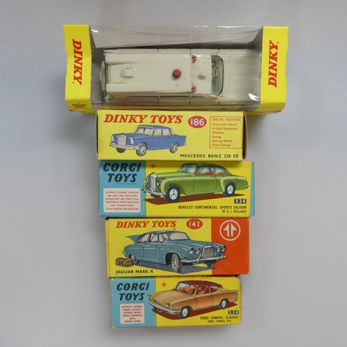 450 - A boxed Dinky 186 'Mercedes Benz 220 SE' (very good condition) with a boxed Dinky 142 'Jaguar Mark X... 