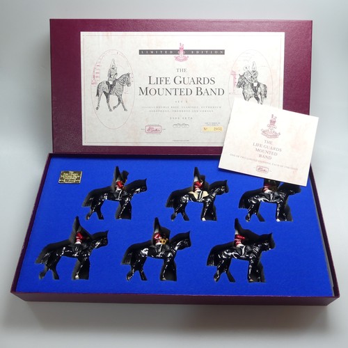 454 - Britains, Set 5195 and Set 5295 The Life Guards Mounted Band, Set 1 limited edition no.0405 of 2500,... 